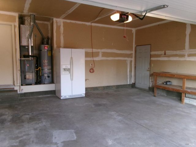 9453 Jessica Dr, Windsor, CA 95492