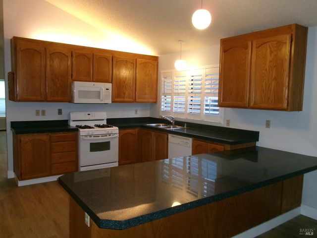 9453 Jessica Dr, Windsor, CA 95492