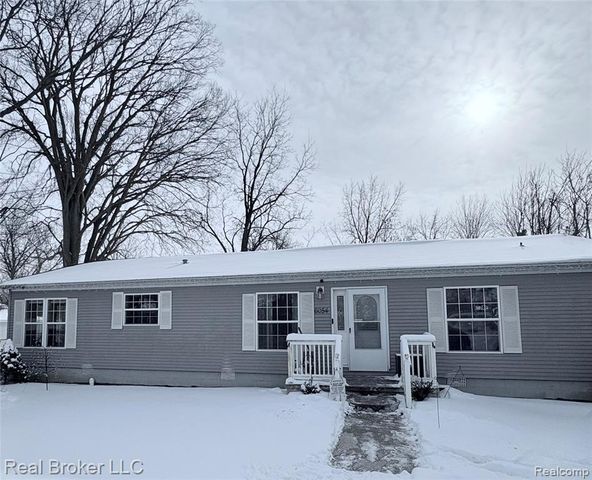 6054 Lapeer Road, Burton, MI 48509
