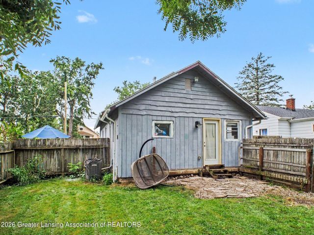 1923 Sunnyside Avenue, Lansing, MI 48910