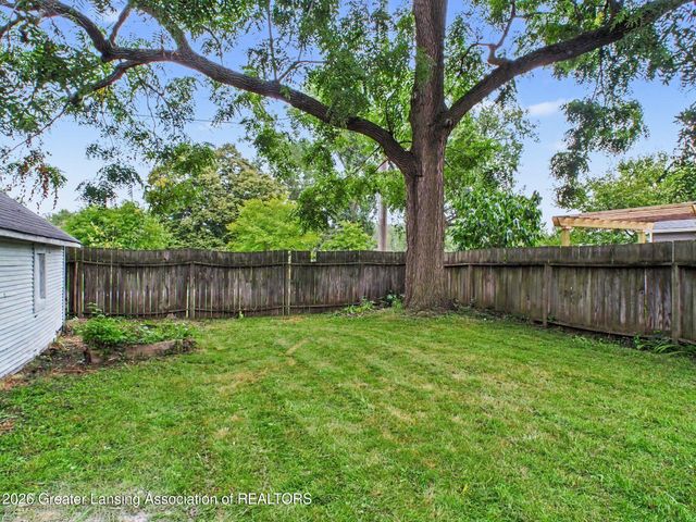 1923 Sunnyside Avenue, Lansing, MI 48910