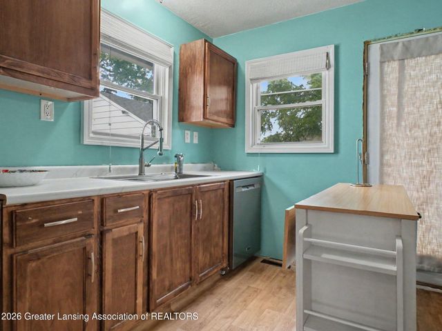 1923 Sunnyside Avenue, Lansing, MI 48910