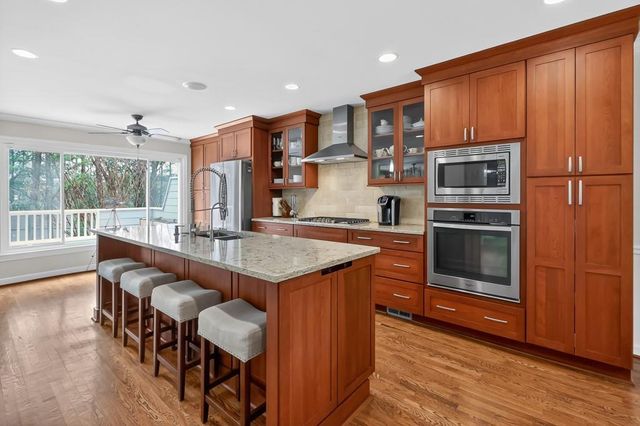 2340 Defoors Ferry NW Road, Atlanta, GA 30318