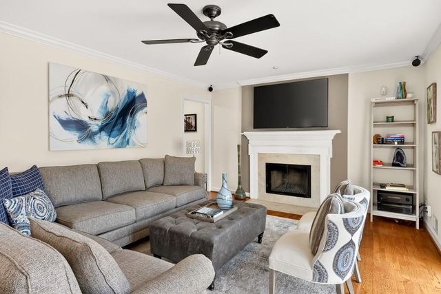 2340 Defoors Ferry NW Road, Atlanta, GA 30318