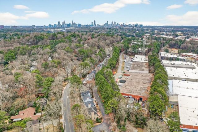 2340 Defoors Ferry NW Road, Atlanta, GA 30318