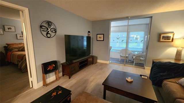 700 SE 6th Ave 106, Deerfield Beach, FL 33441