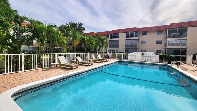 700 SE 6th Ave 106, Deerfield Beach, FL 33441