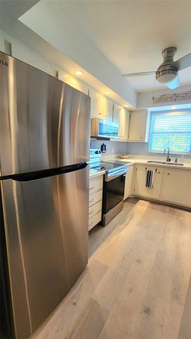 700 SE 6th Ave 106, Deerfield Beach, FL 33441