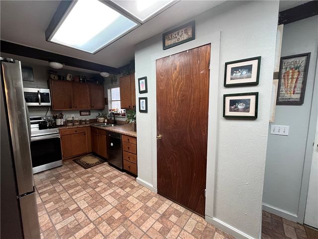 729 Chase Dr, Corpus Christi, TX 78412