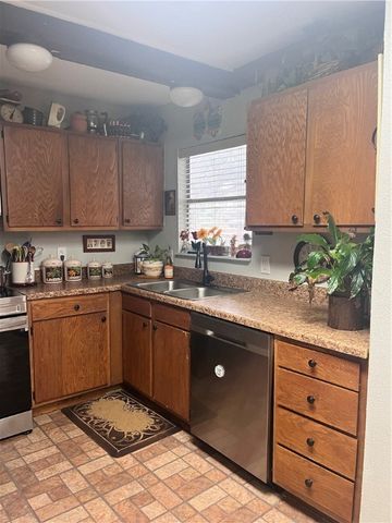 729 Chase Dr, Corpus Christi, TX 78412