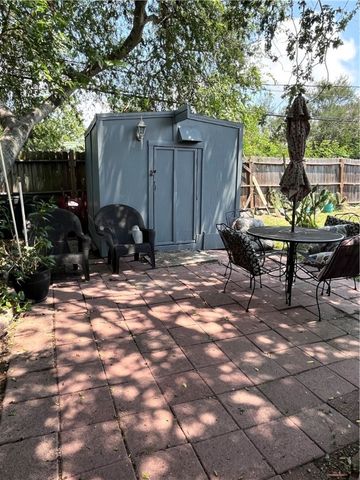 729 Chase Dr, Corpus Christi, TX 78412
