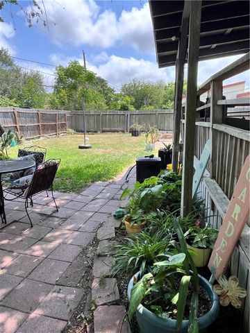 729 Chase Dr, Corpus Christi, TX 78412