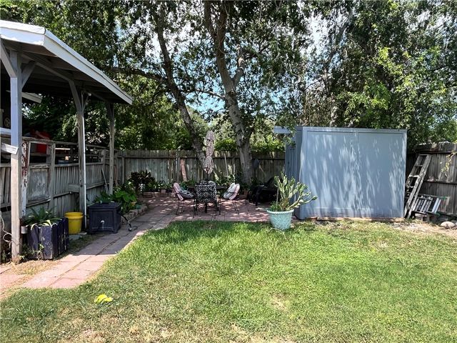 729 Chase Dr, Corpus Christi, TX 78412