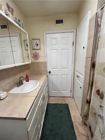 729 Chase Dr, Corpus Christi, TX 78412