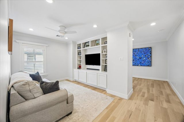 1741 Banks Street, Houston, TX 77098