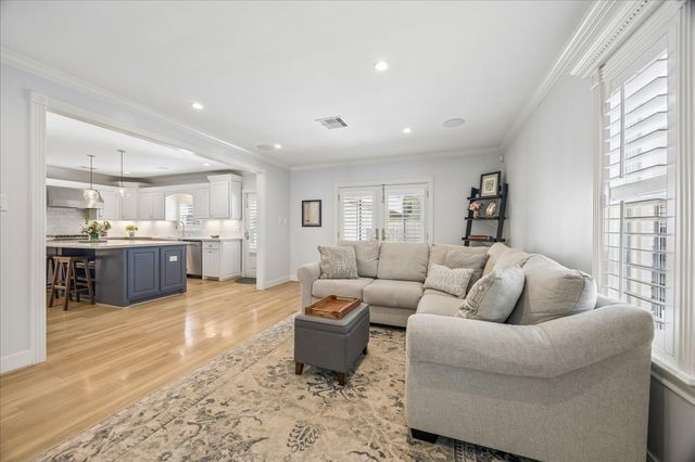 1741 Banks Street, Houston, TX 77098