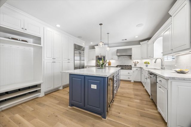 1741 Banks Street, Houston, TX 77098