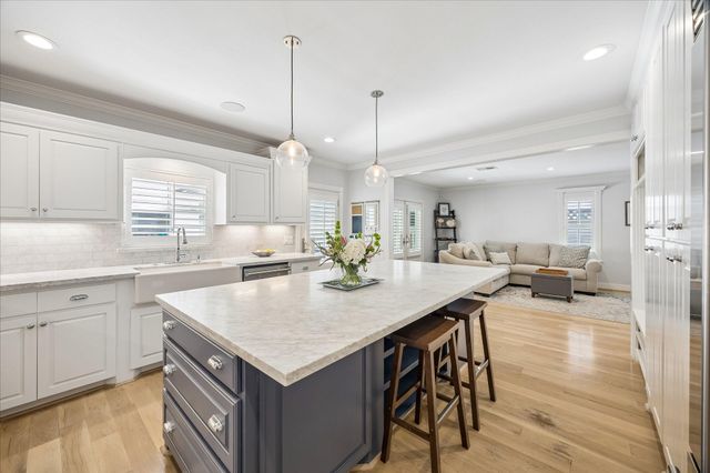 1741 Banks Street, Houston, TX 77098