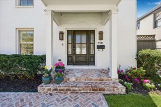 1741 Banks Street, Houston, TX 77098