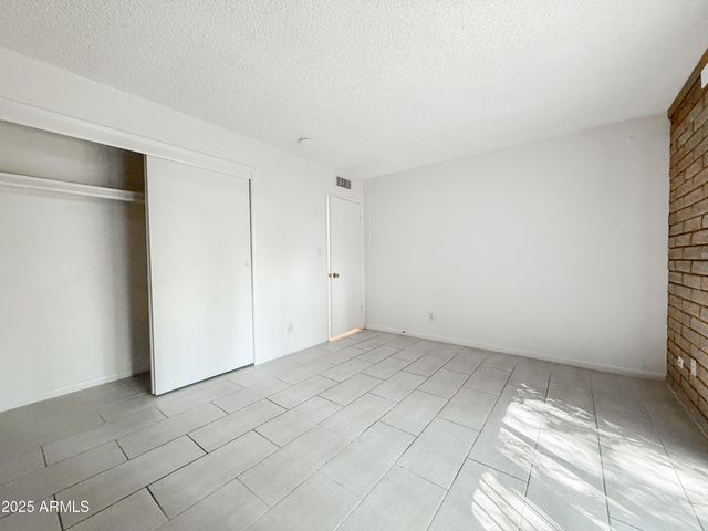 2219 W MORTEN Avenue 5, Phoenix, AZ 85021