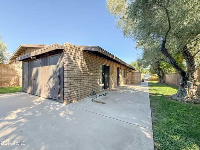 2219 W MORTEN Avenue 5, Phoenix, AZ 85021