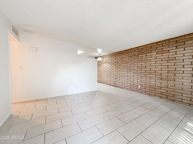 2219 W MORTEN Avenue 5, Phoenix, AZ 85021