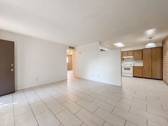 2219 W MORTEN Avenue 5, Phoenix, AZ 85021