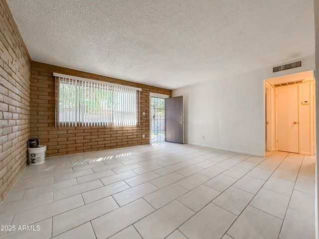 2219 W MORTEN Avenue 5, Phoenix, AZ 85021