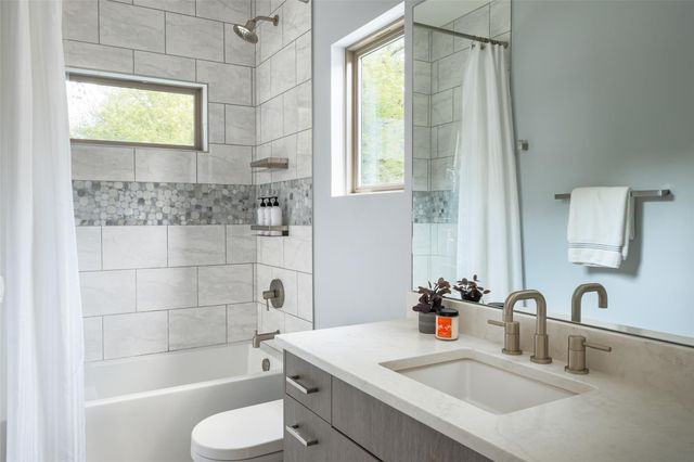 1193 E M. Franklin Ave 2, Austin, TX 78721