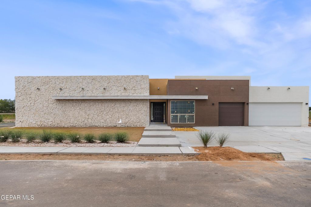 5659 RIO BONITO Circle, El Paso, TX 79932