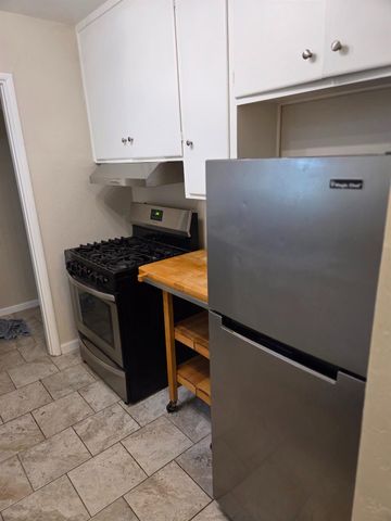 6462 Golf View Dr, Sacramento, CA 95822