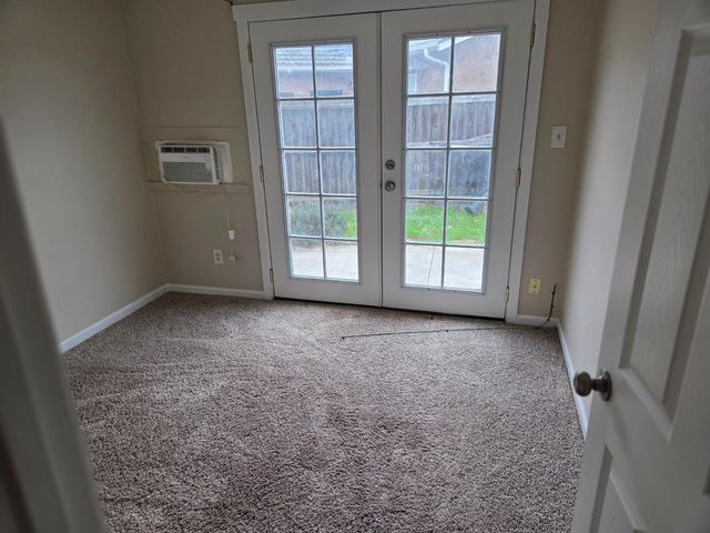 6462 Golf View Dr, Sacramento, CA 95822