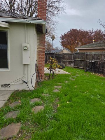 6462 Golf View Dr, Sacramento, CA 95822