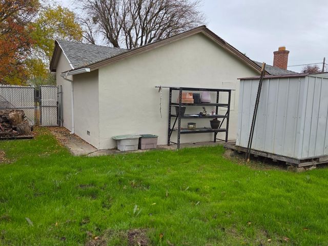 6462 Golf View Dr, Sacramento, CA 95822