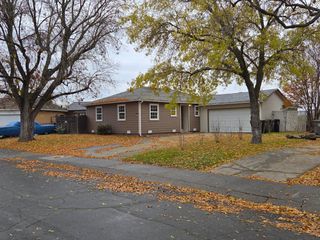 6462 Golf View Dr, Sacramento, CA 95822