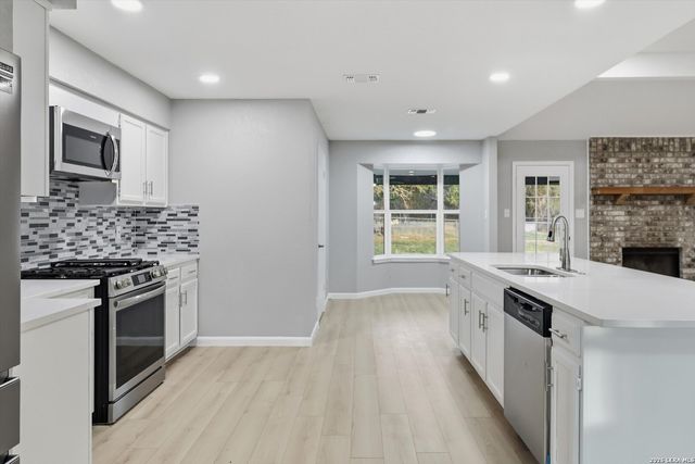 1070 Lonesome Trail, Driftwood, TX 78619