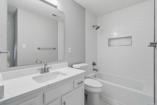 1070 Lonesome Trail, Driftwood, TX 78619