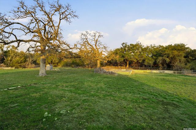 1070 Lonesome Trail, Driftwood, TX 78619