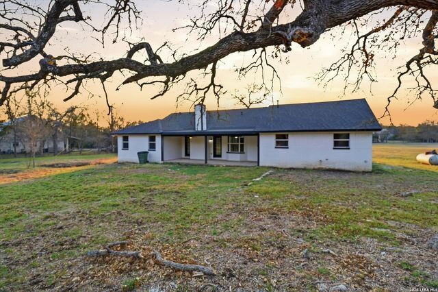 1070 Lonesome Trail, Driftwood, TX 78619