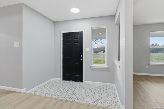 1070 Lonesome Trail, Driftwood, TX 78619