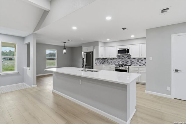 1070 Lonesome Trail, Driftwood, TX 78619