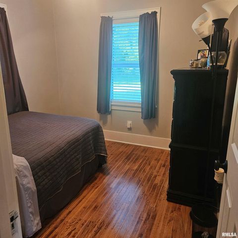 1327 BROWN Avenue, Galesburg, IL 61401