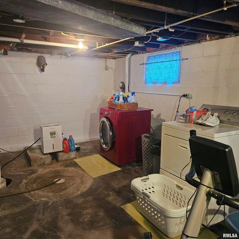 1327 BROWN Avenue, Galesburg, IL 61401