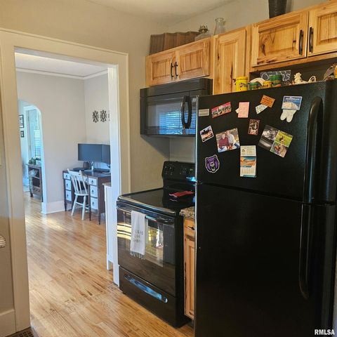 1327 BROWN Avenue, Galesburg, IL 61401