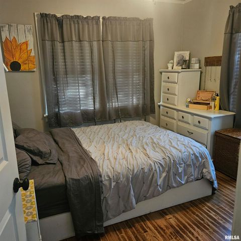 1327 BROWN Avenue, Galesburg, IL 61401