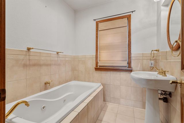 114 Hanna Boulevard, Waterloo, IA 50701