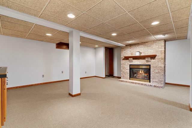 114 Hanna Boulevard, Waterloo, IA 50701