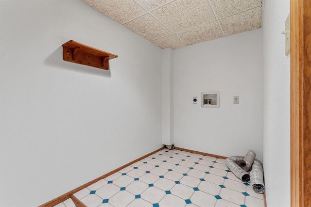 114 Hanna Boulevard, Waterloo, IA 50701