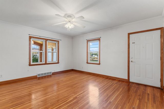 114 Hanna Boulevard, Waterloo, IA 50701