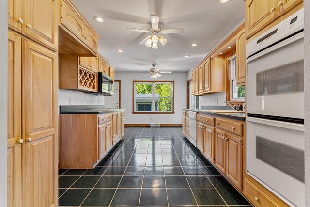 114 Hanna Boulevard, Waterloo, IA 50701